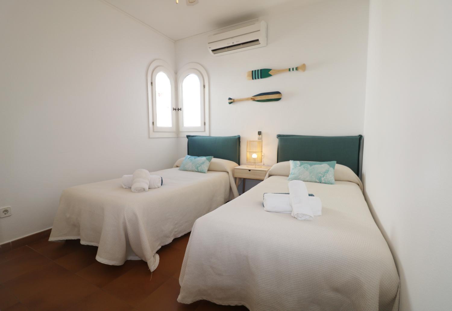 Villa Las Marinas - 2 Encantadora Villa Con Piscina A 5 Min De La Playa อาเรนาล เดน กาสเตล ภายนอก รูปภาพ